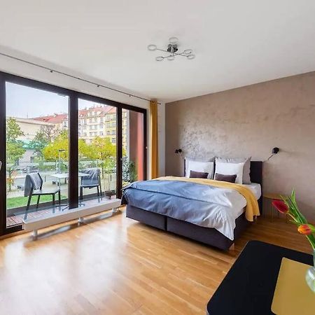 Apartment W/ Free Garage Parking プラハ エクステリア 写真