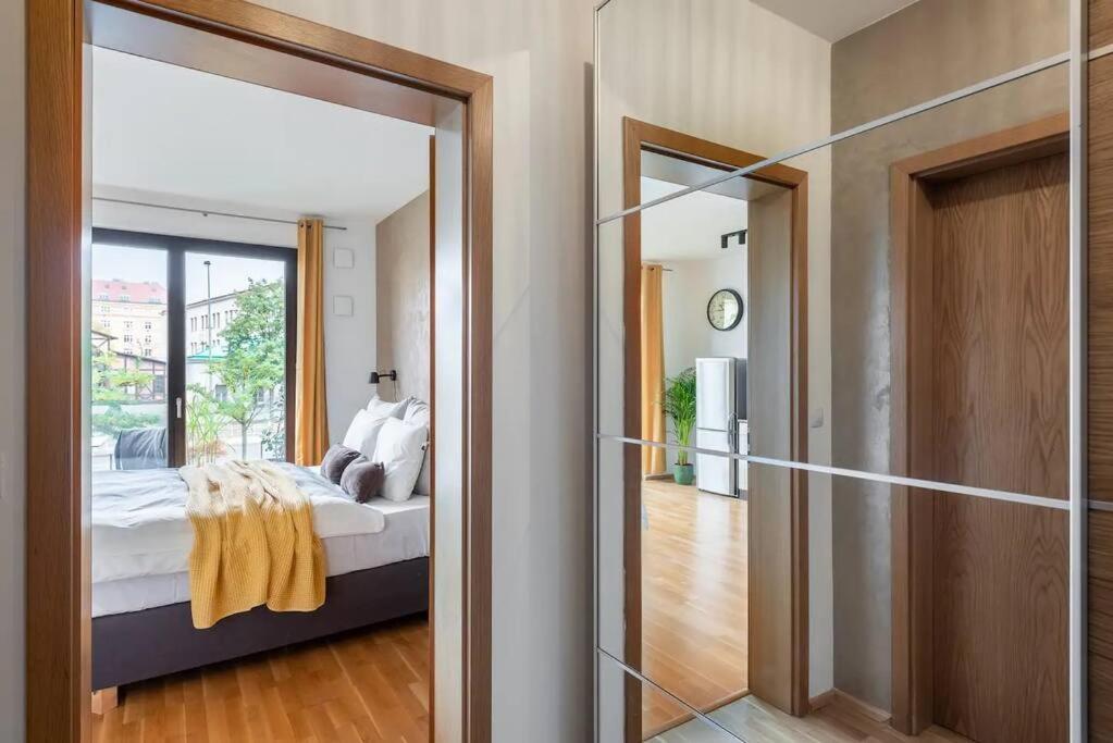 Apartment W/ Free Garage Parking プラハ エクステリア 写真